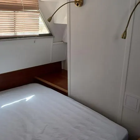 Charming Barge With Terrace Narbonne